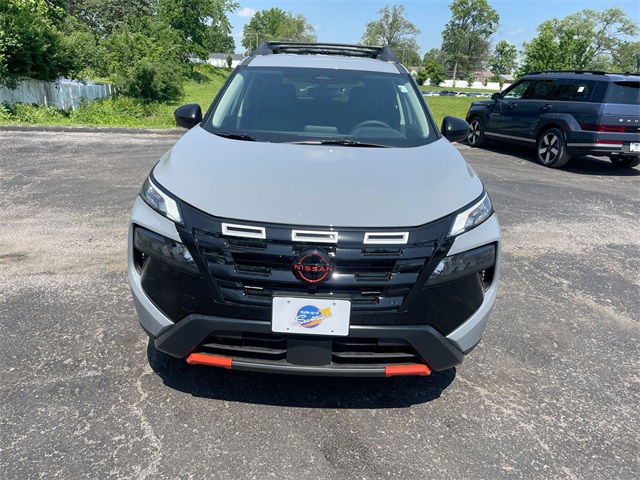 2025 Nissan Rogue SV photo 16