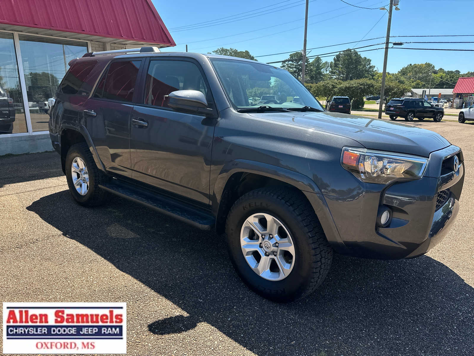 2019 Toyota 4Runner SR5 photo 3