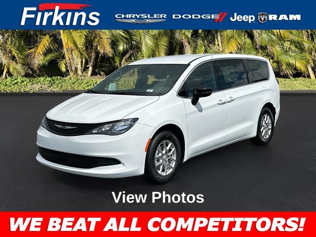 2025 Chrysler Voyager LX's photo