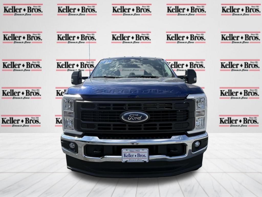 2026 Ford F-350 photo 2