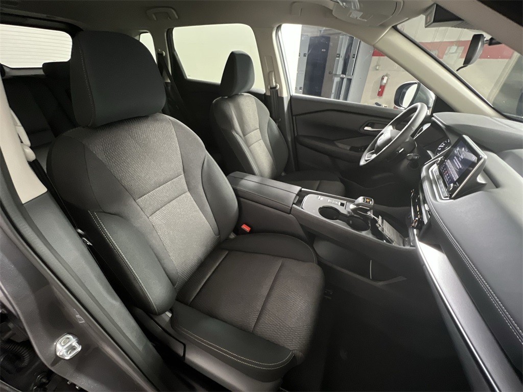 2026 Nissan Rogue SV photo 22