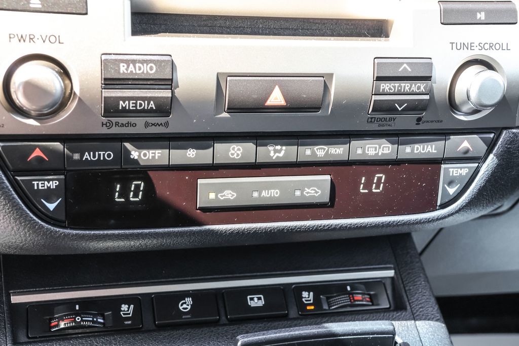 2014 Lexus ES 350 photo 22