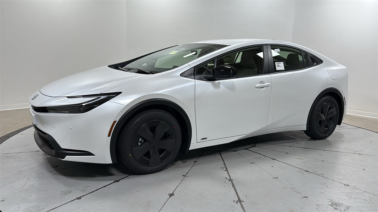 2026 Toyota Prius LE's photo