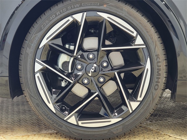 2025 Kia K4 GT-Line photo 11
