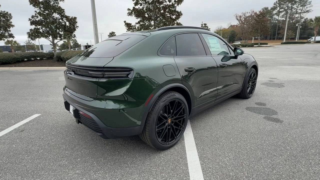 2024 Porsche Macan 4 Electric photo 8