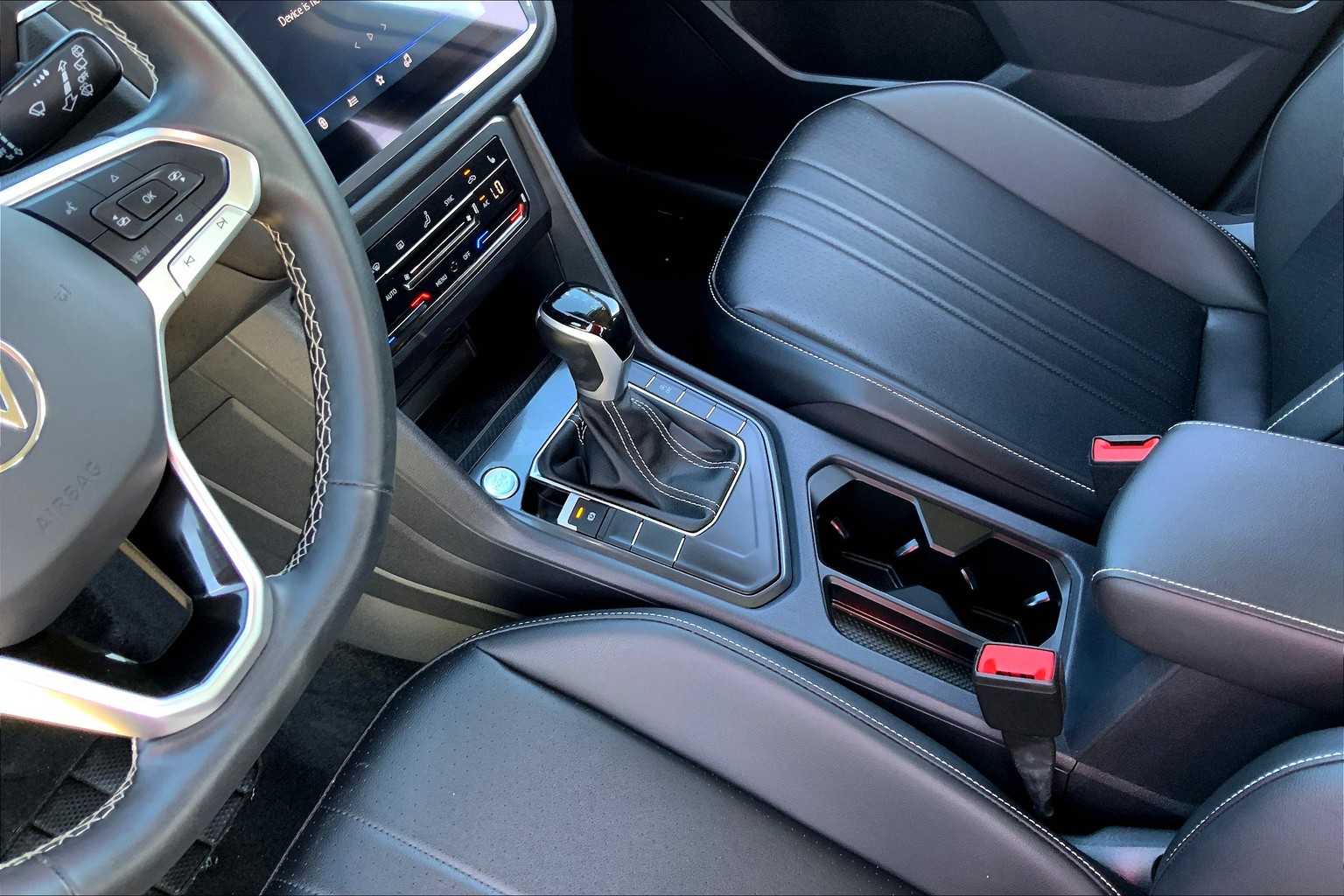 2024 Volkswagen Tiguan SE Wolfsburg Edition photo 14