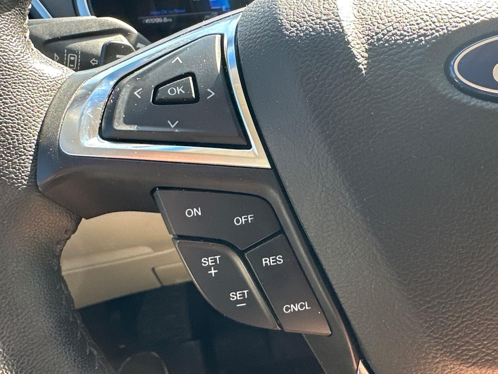 2019 Ford Edge Titanium photo 14