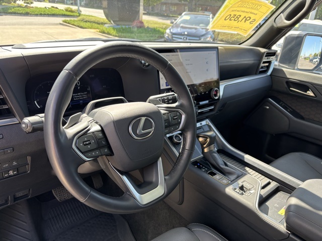 2024 Lexus GX 550 Luxury photo 13