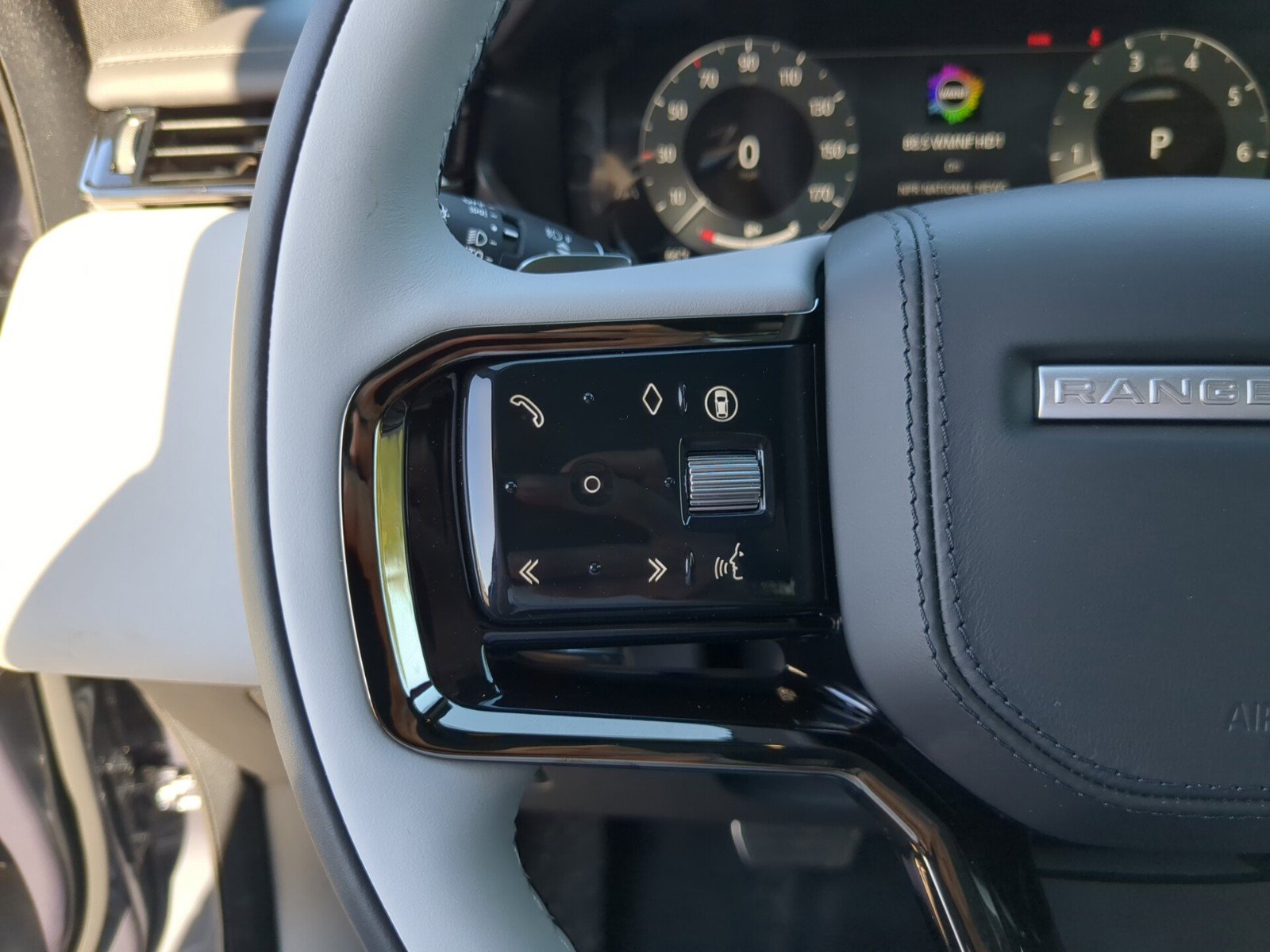 2026 Land Rover Range Rover Velar P250 S photo 22