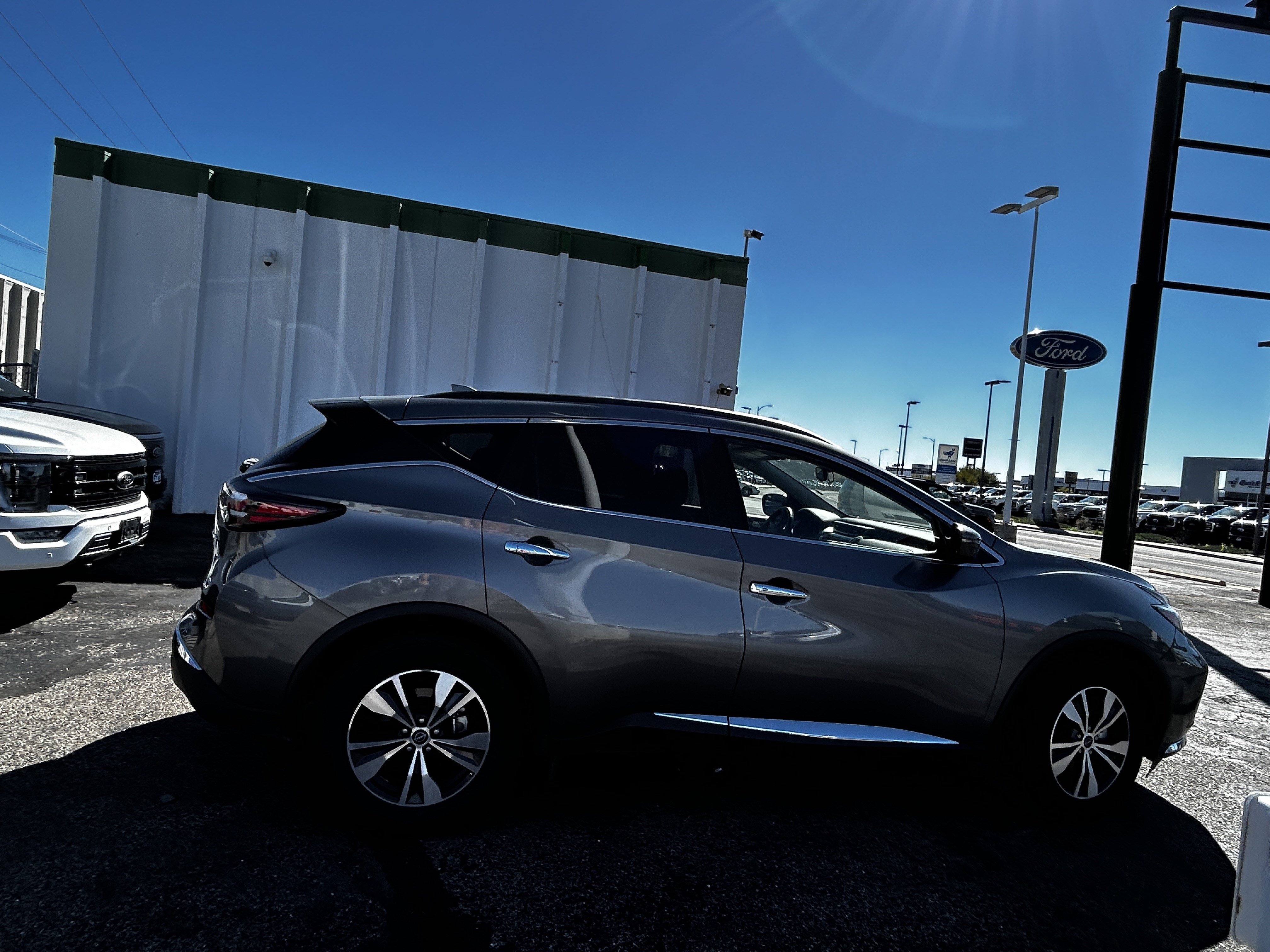 2023 Nissan Murano SV photo 2