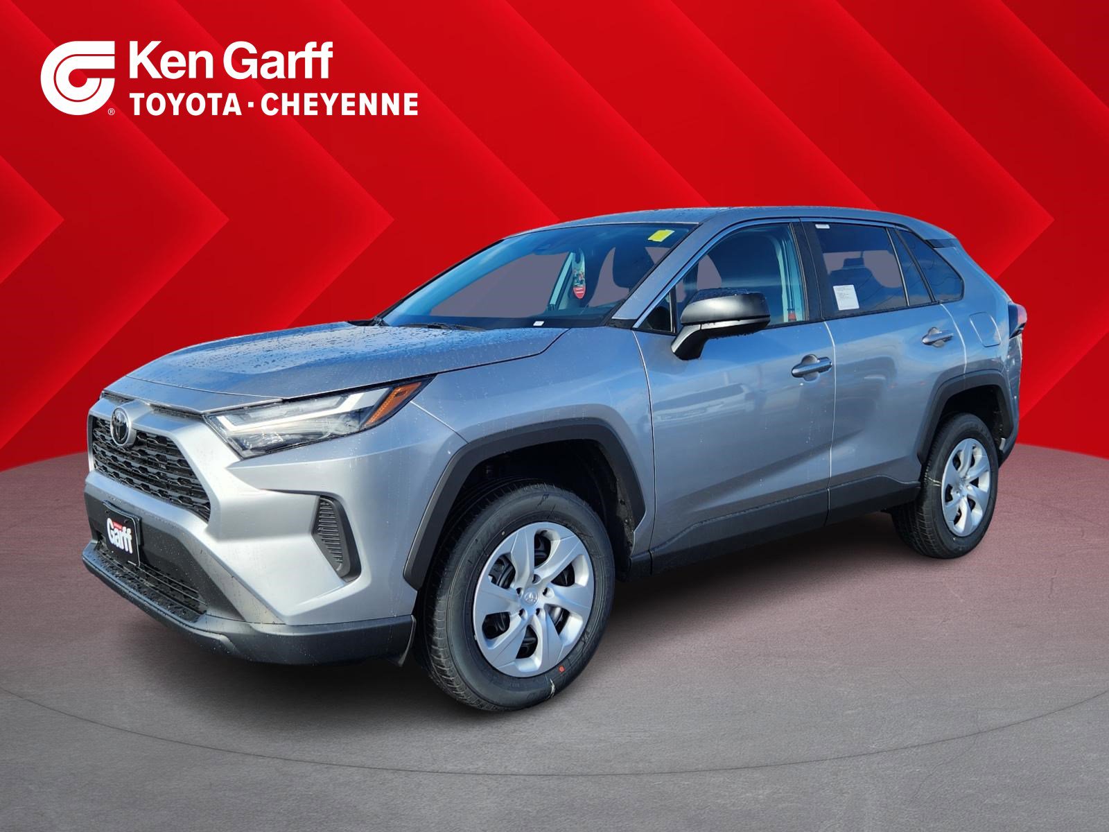 2025 Toyota RAV4 LE's photo