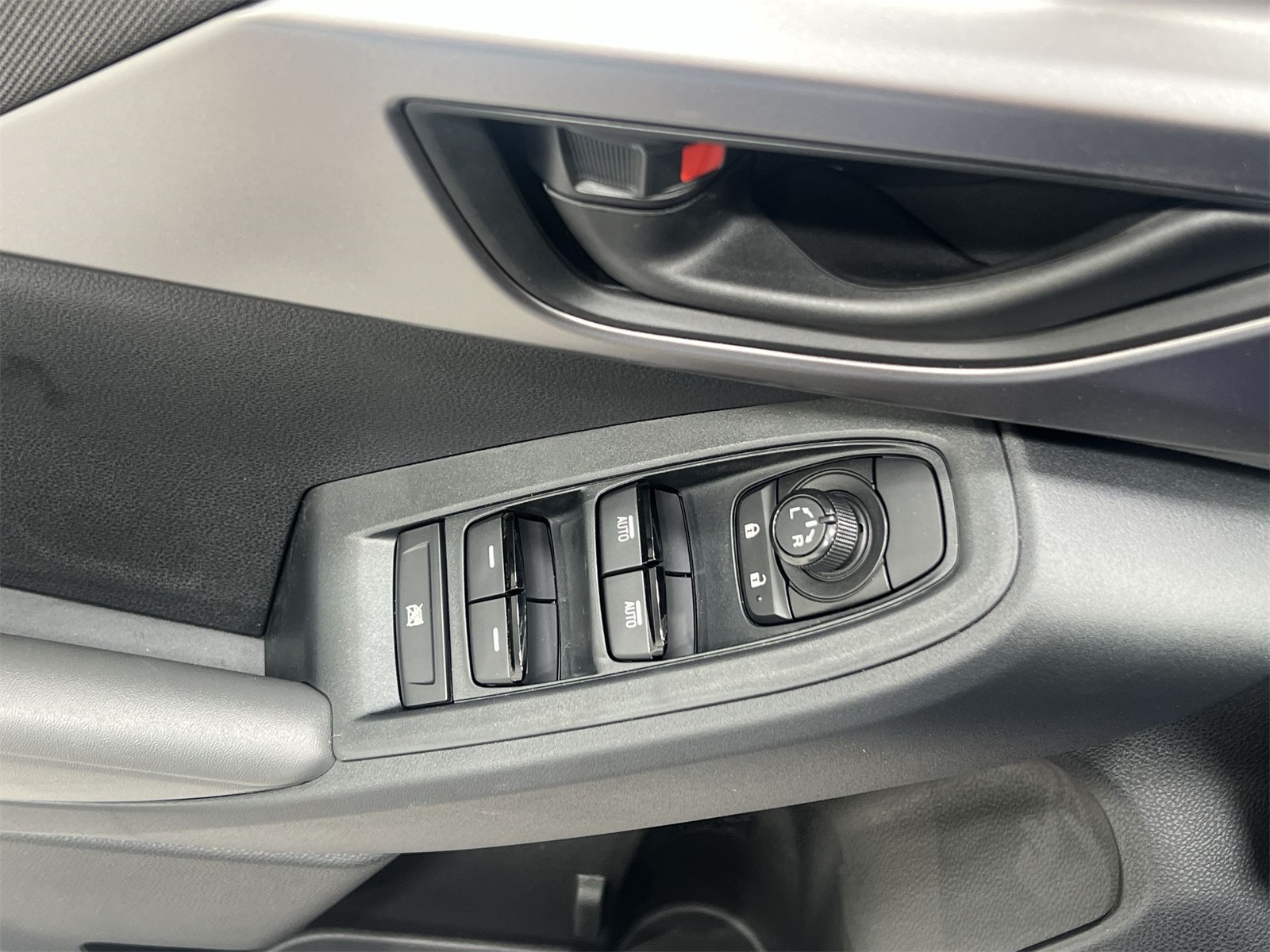 2025 Subaru Impreza Base photo 12