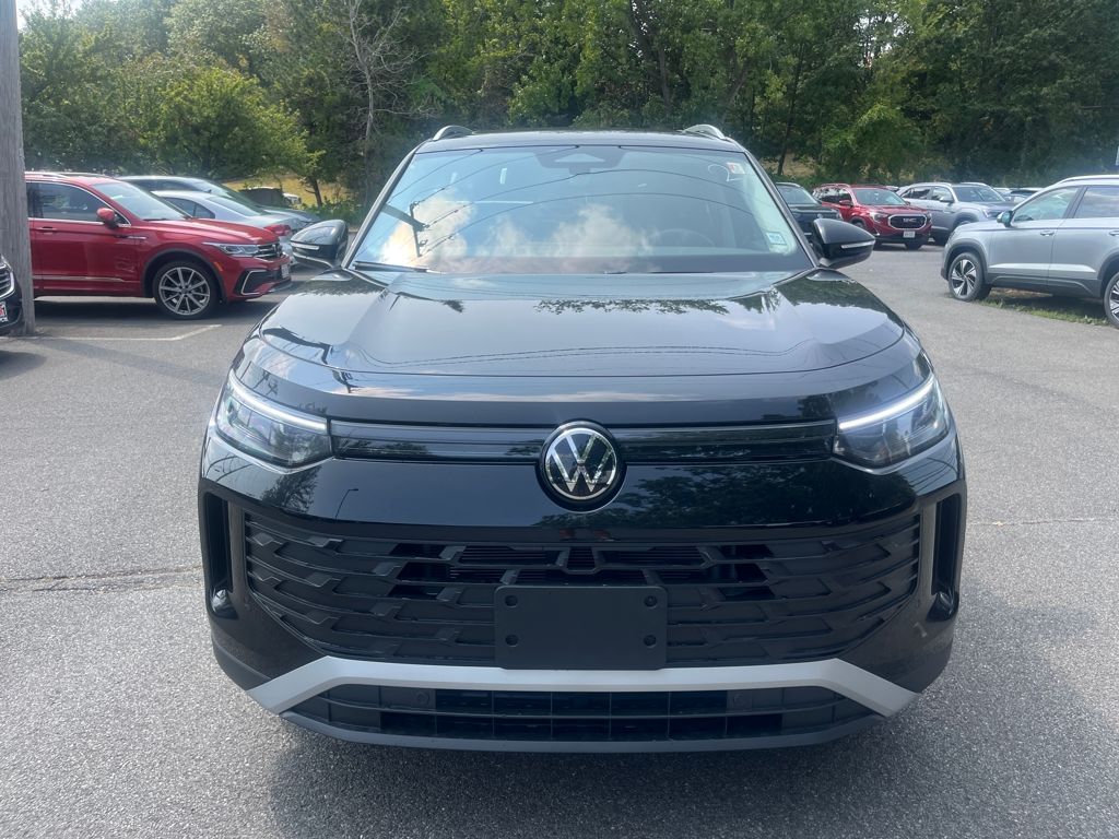 2025 Volkswagen Tiguan SE photo 3