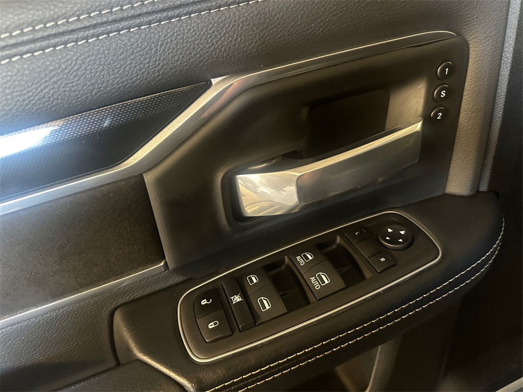2022 Ram 3500 Laramie photo 24