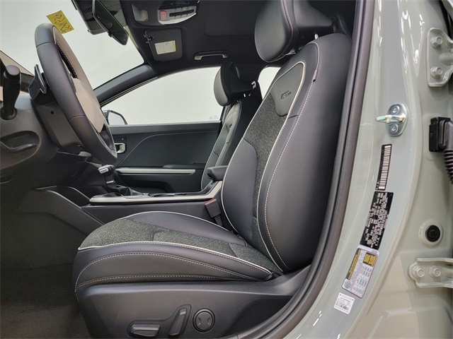 2025 Kia K4 GT-Line photo 13