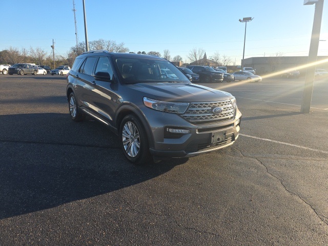 2022 Ford Explorer Limited's photo