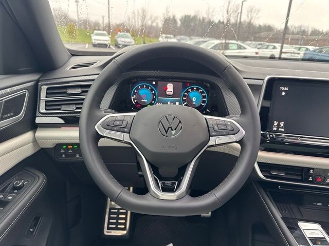 2025 Volkswagen Atlas Cross Sport SEL Premium R-Line photo 16