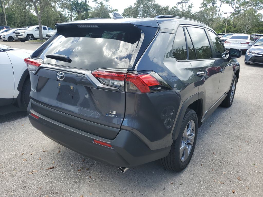 2025 Toyota RAV4 Hybrid LE photo 5