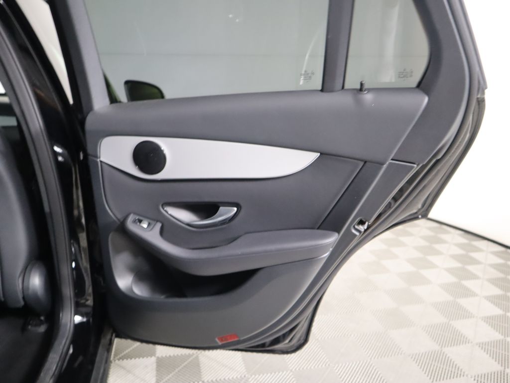 2022 Mercedes Benz GLC 300 S photo 26