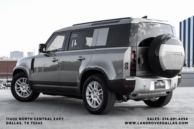 2025 Land Rover Defender 110 S photo 8