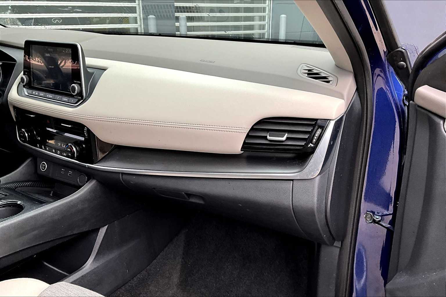 2023 Nissan Rogue SV photo 15