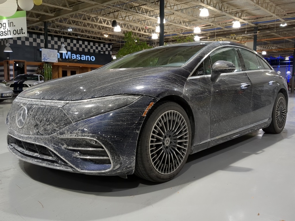 2022 Mercedes-Benz EQS's photo