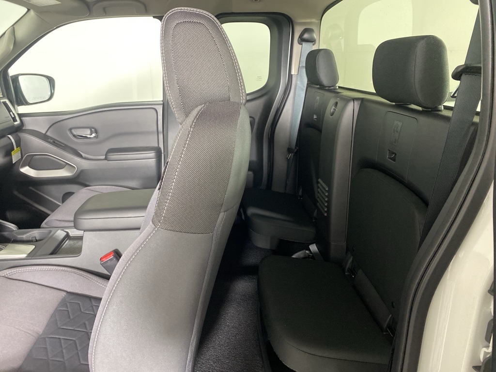 2025 Nissan Frontier SV photo 21