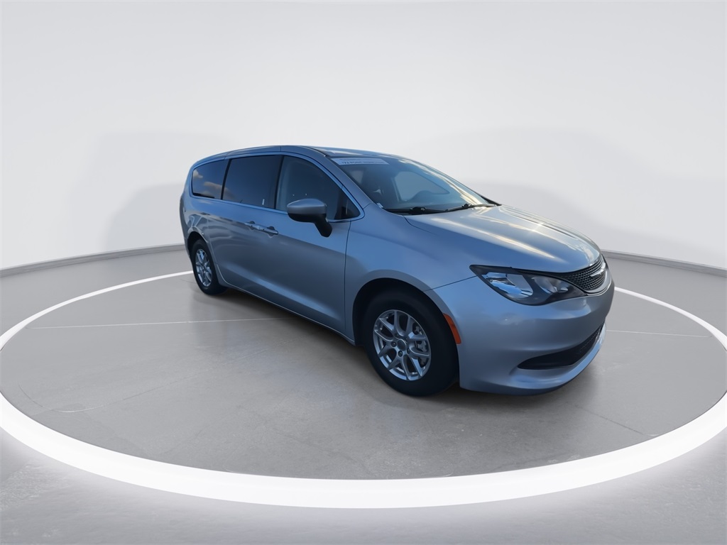 2023 Chrysler Voyager LX photo 2