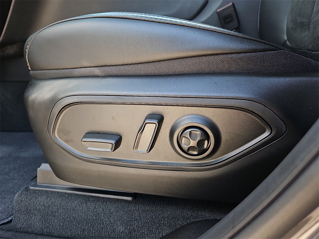 2025 Jeep Grand Cherokee Altitude photo 13
