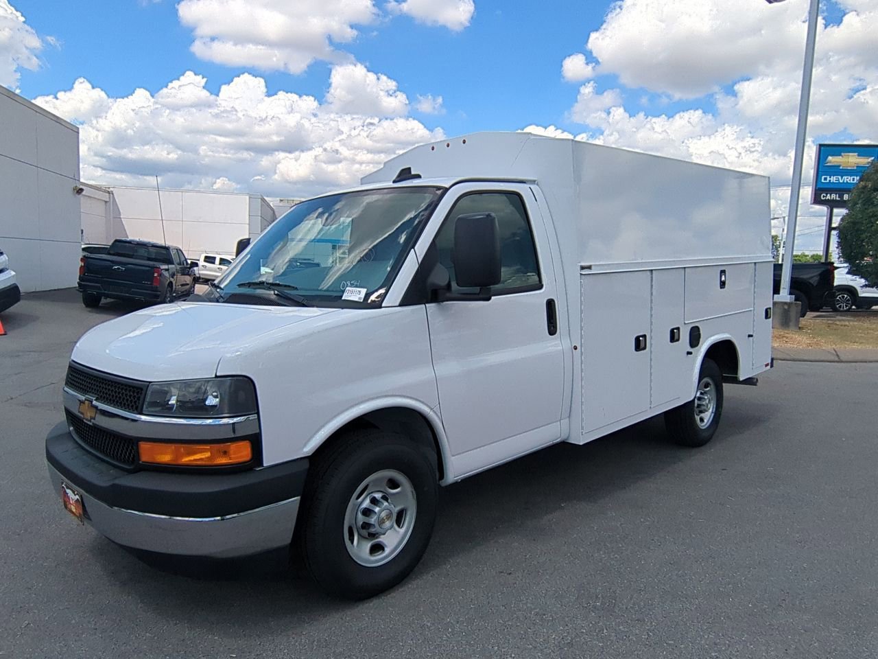 2025 Chevrolet Express Cutaway Base's photo