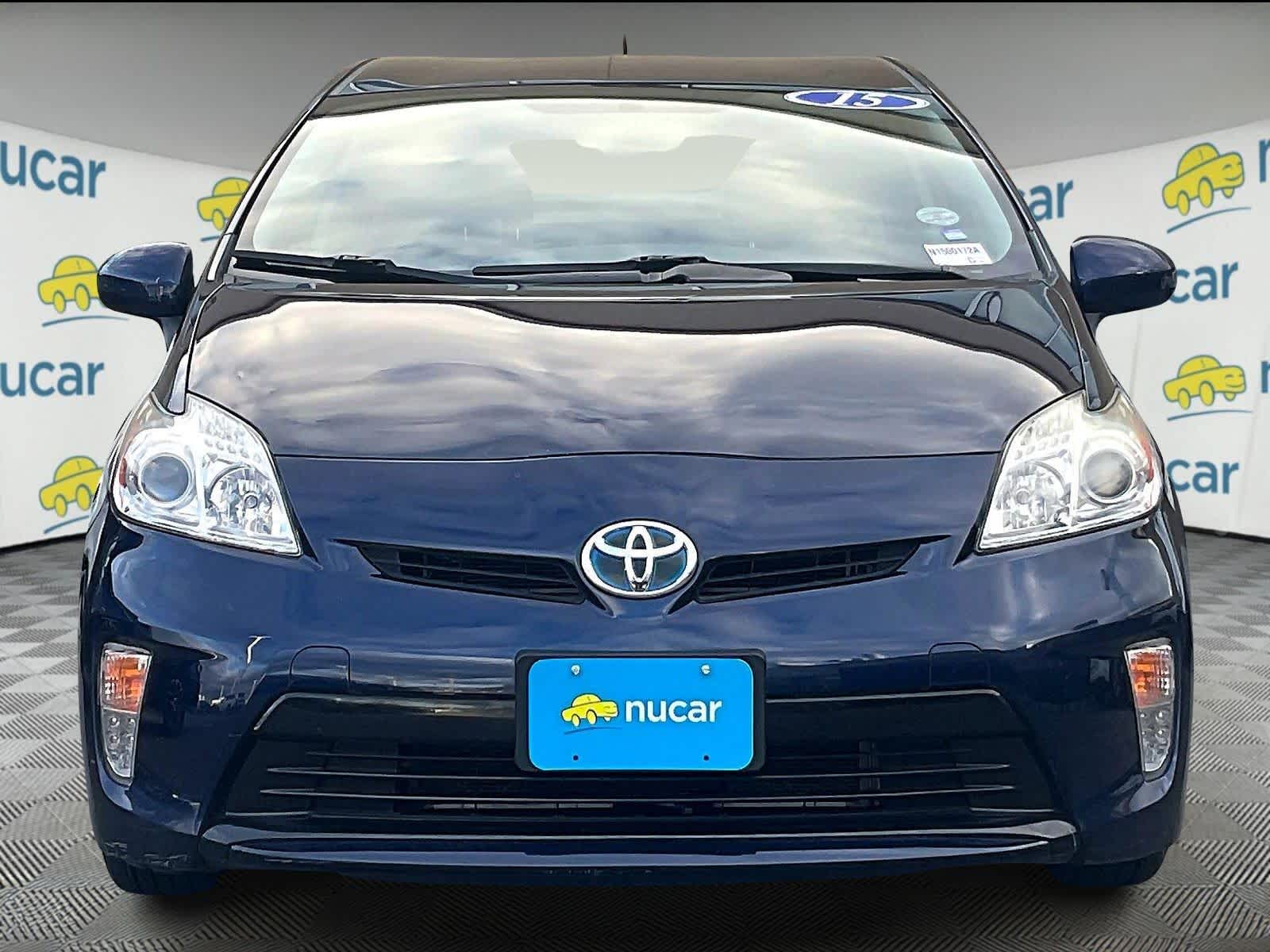 2015 Toyota Prius Two SE photo 2