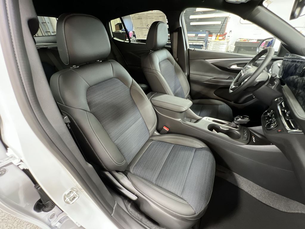 2025 Buick Envista Preferred photo 26