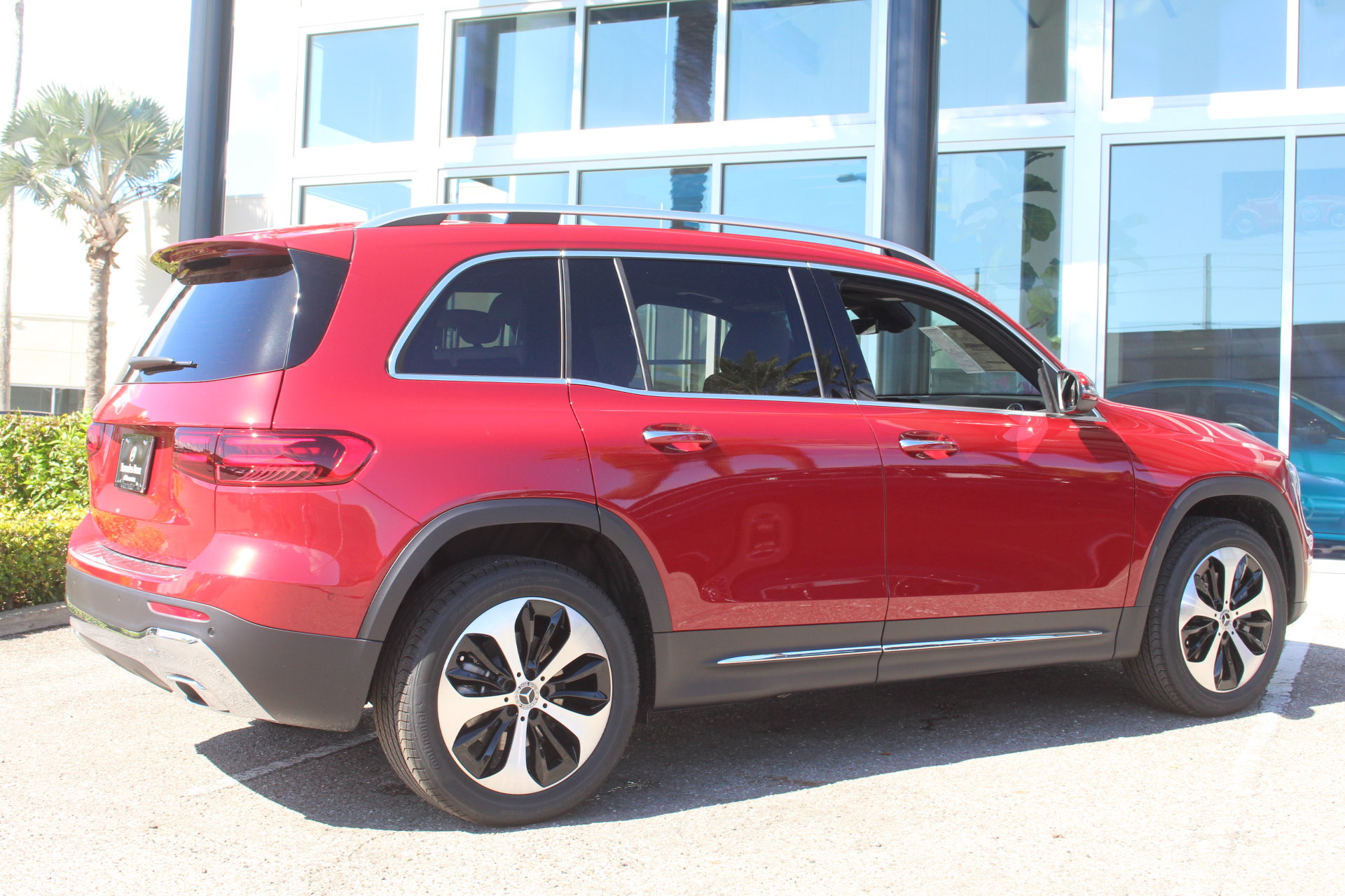 2026 Mercedes Benz GLB 250 photo 4