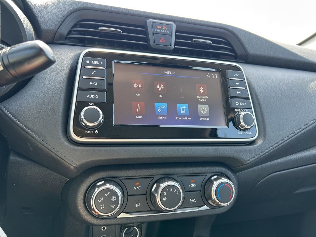 2025 Nissan Versa S photo 23