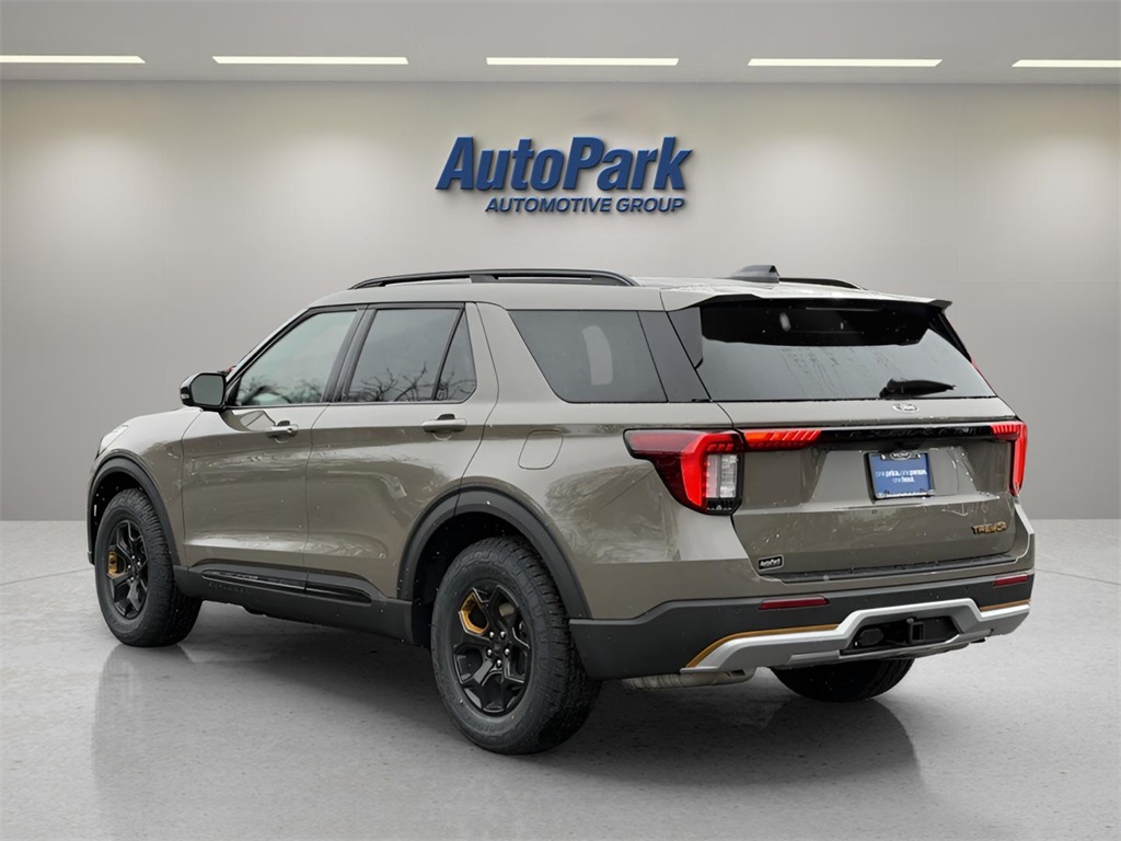 2026 Ford Explorer photo 3