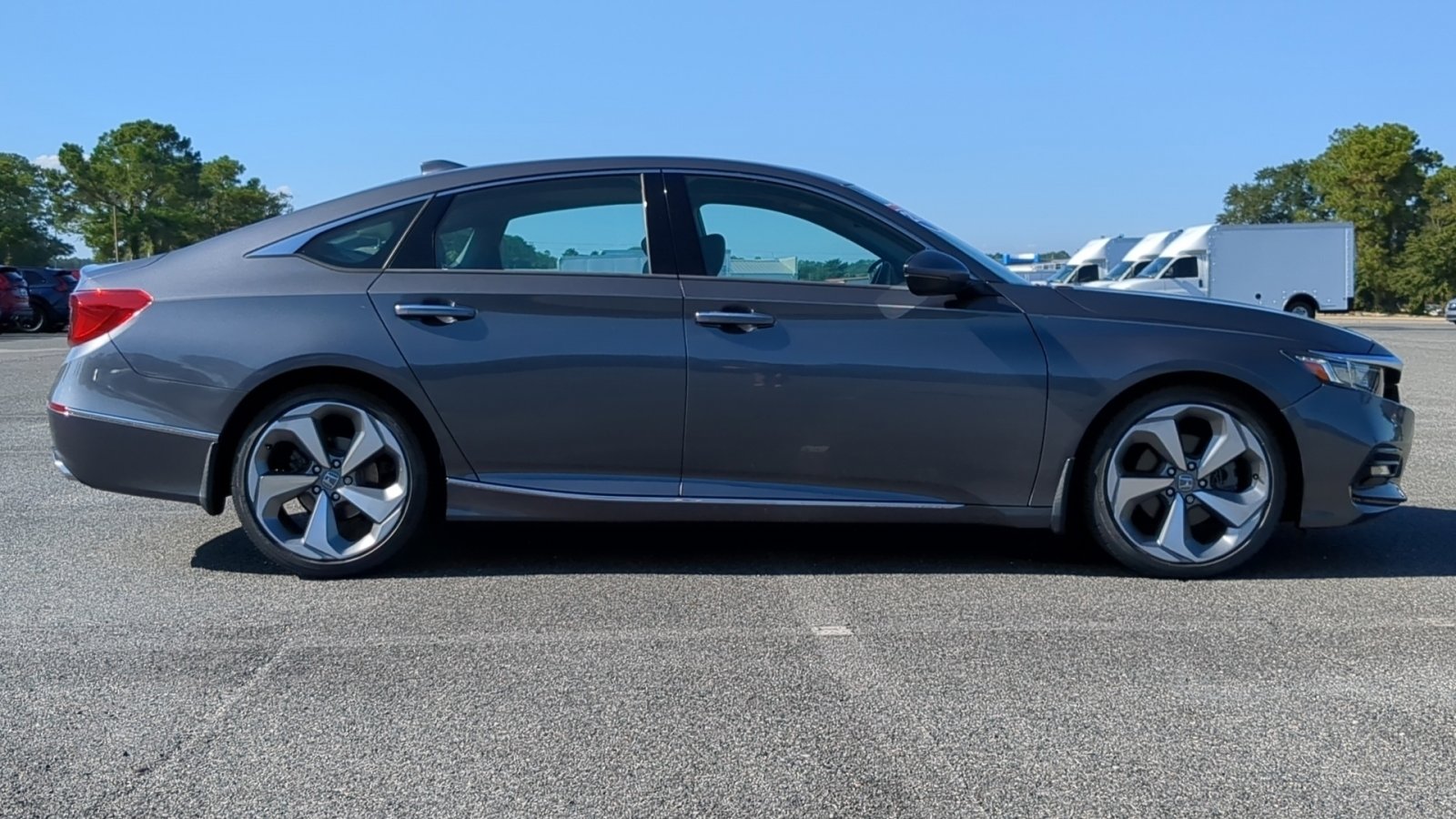 2018 Honda Accord Touring 2.0T photo 32