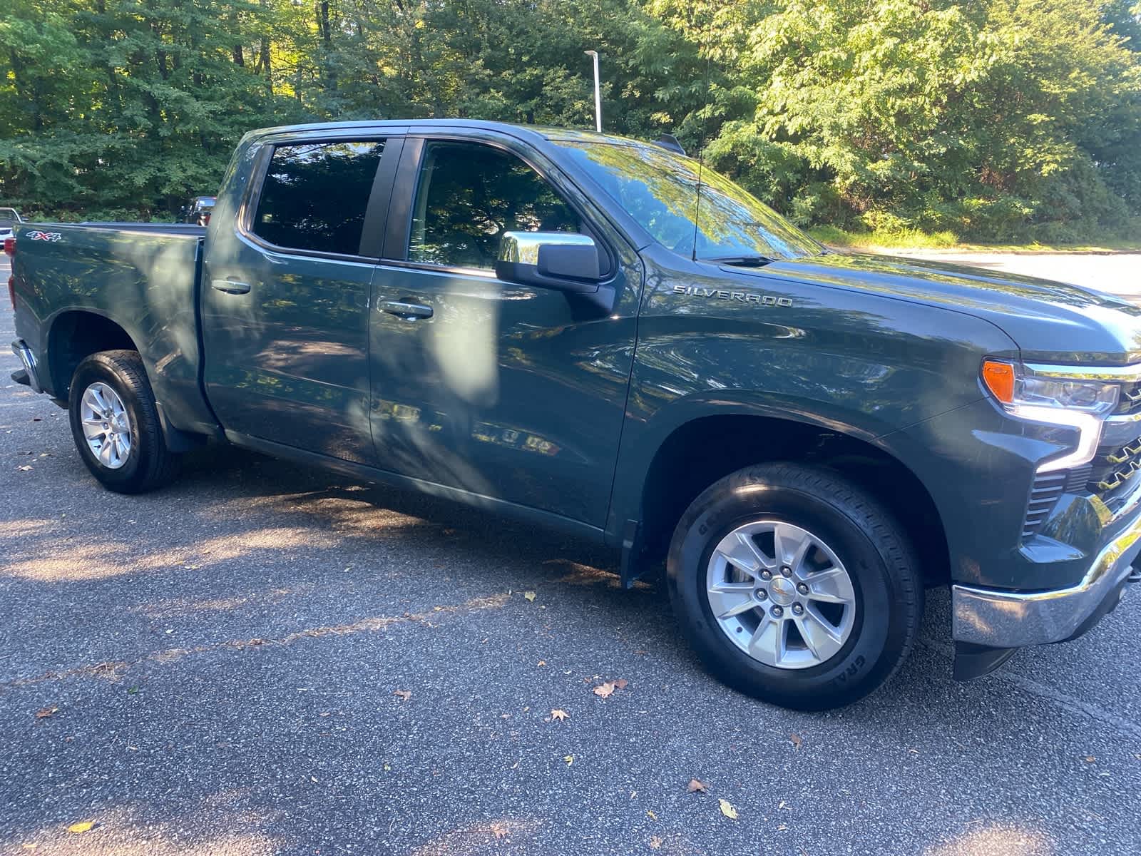 2025 Chevrolet Silverado 1500 LT photo 2