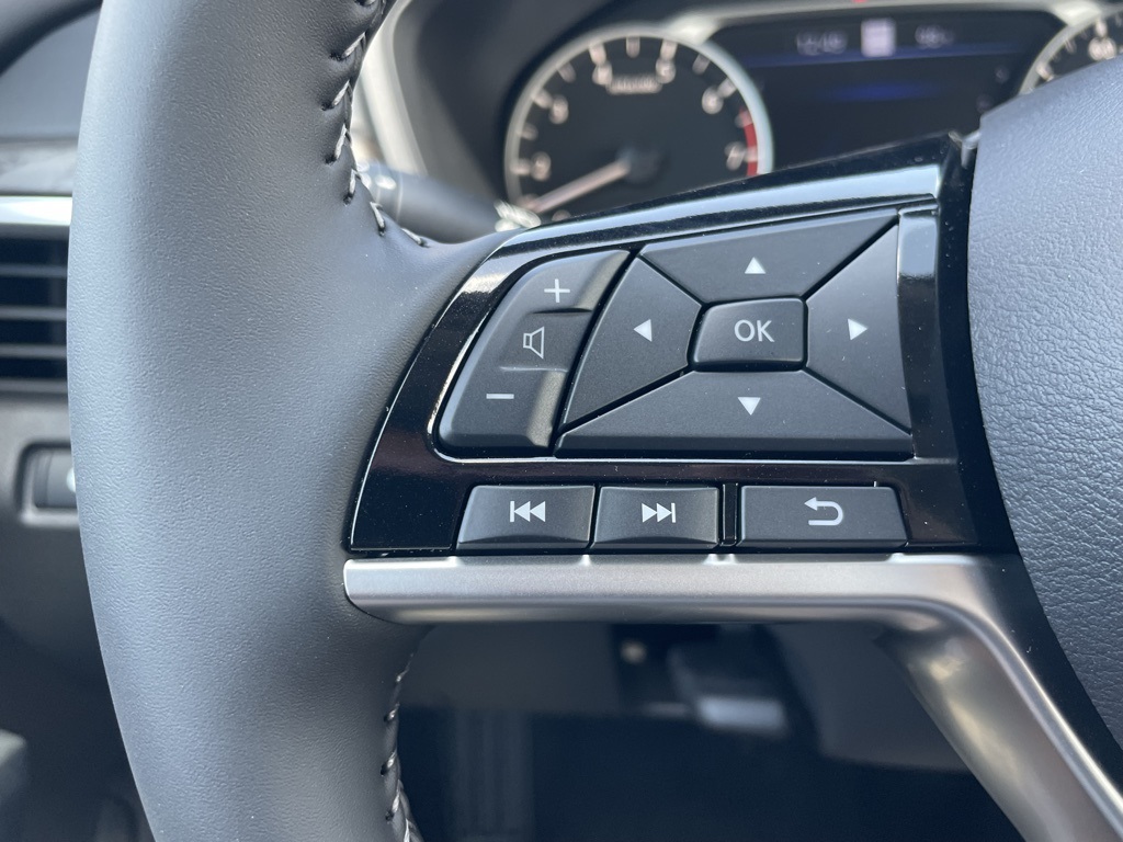 2025 Nissan Altima SV photo 9