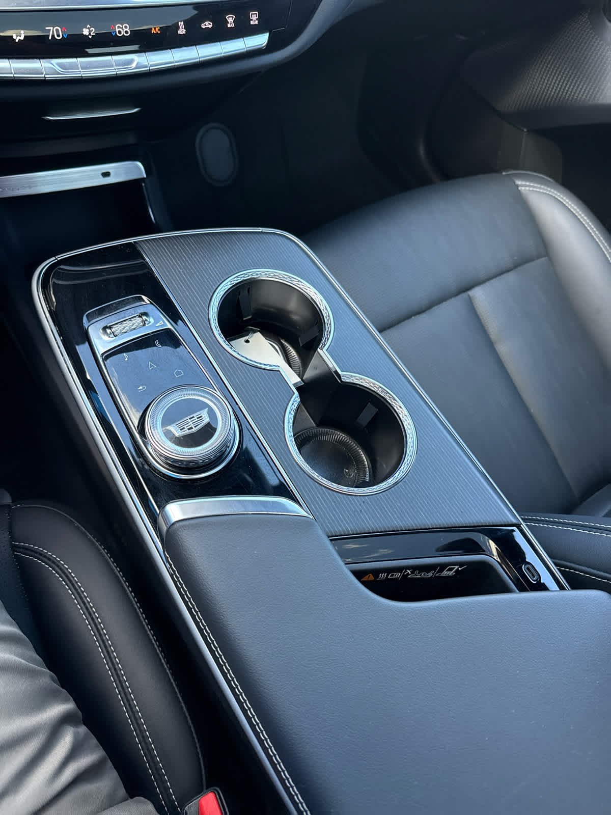 2025 Cadillac Lyriq Luxury photo 22