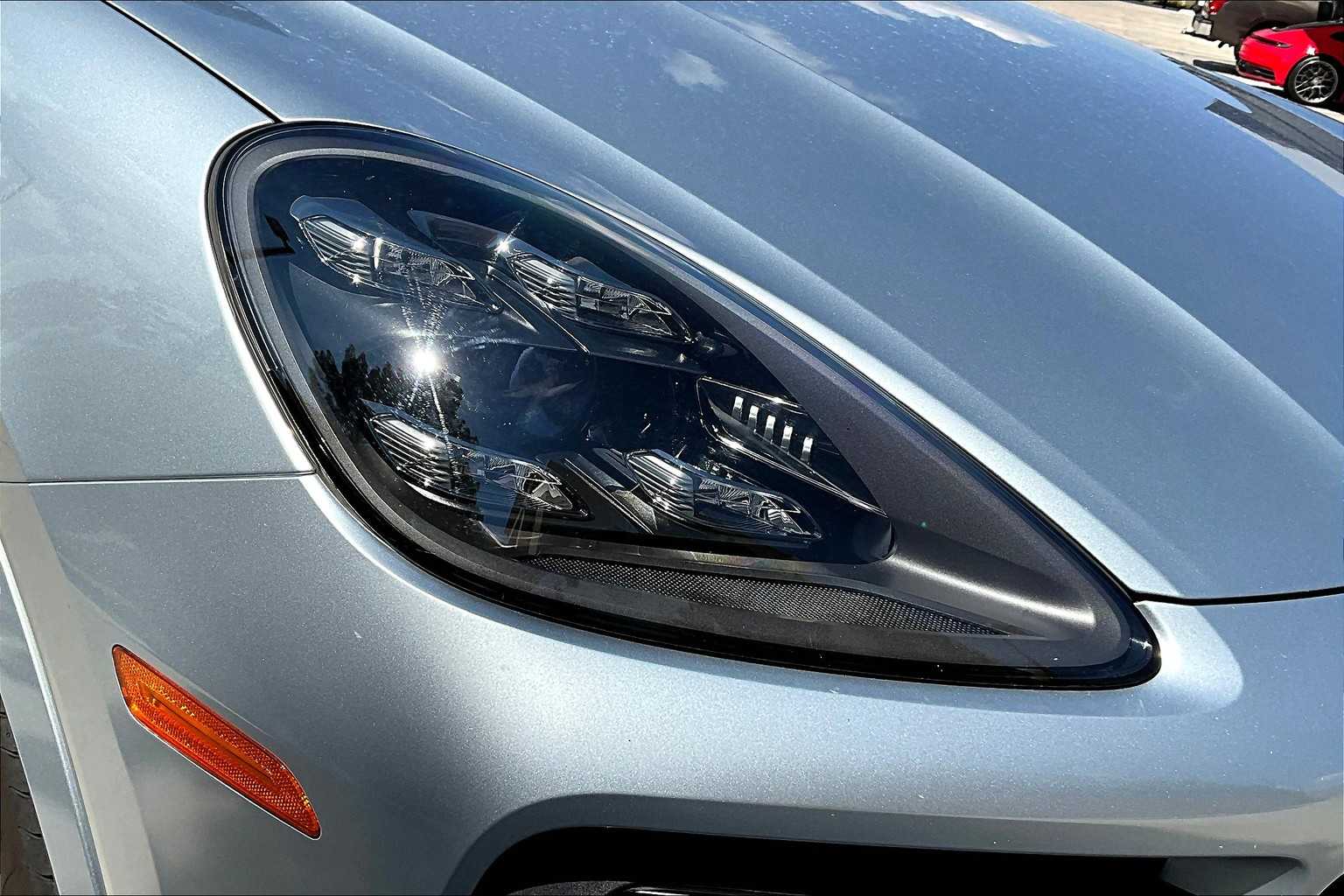 2021 Porsche Cayenne Coupe photo 12