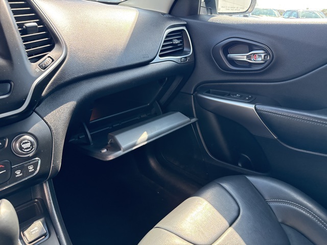 2019 Jeep Cherokee Latitude photo 25