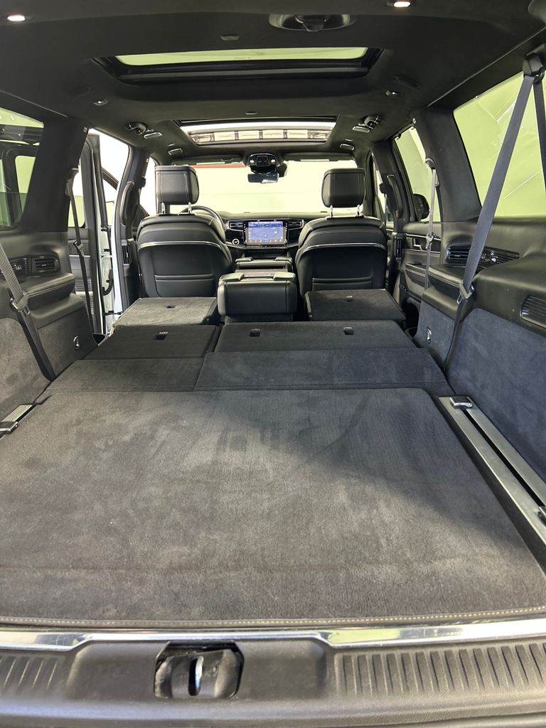 2024 Jeep Grand Wagoneer L II photo 28