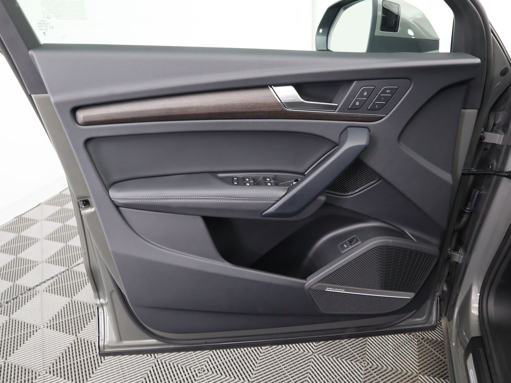 2025 Audi Q5 45 S line Premium Plus photo 21