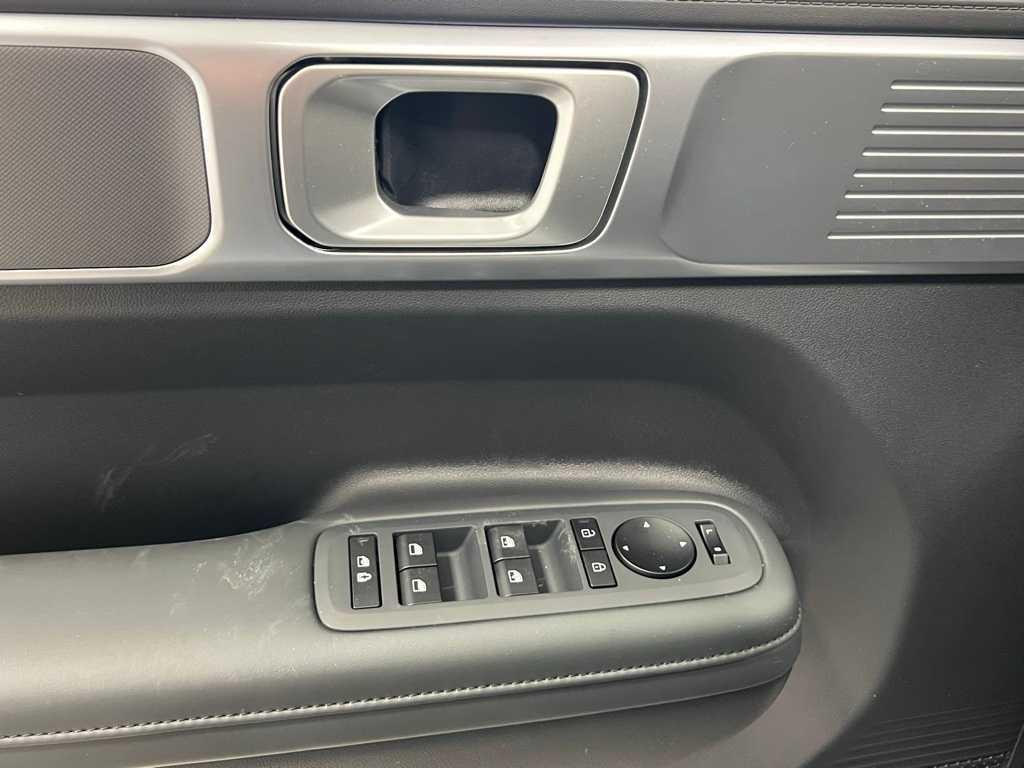 2025 Hyundai Santa Fe SEL photo 33