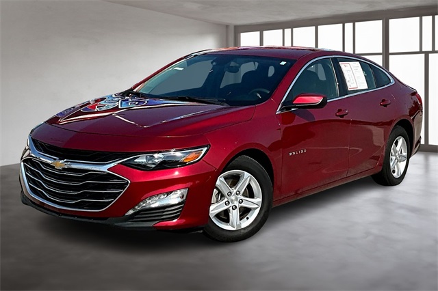 2024 Chevrolet Malibu 1LT photo 2