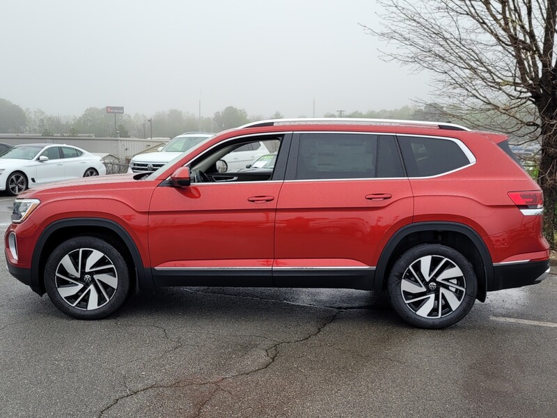 2025 Volkswagen Atlas SEL photo 2