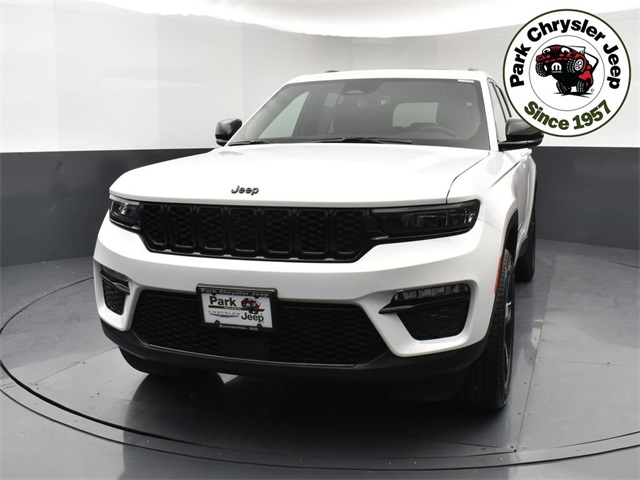 2025 Jeep Grand Cherokee Limited photo 2