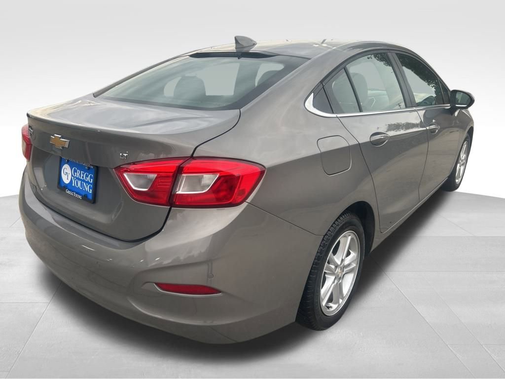 2018 Chevrolet Cruze LT photo 4