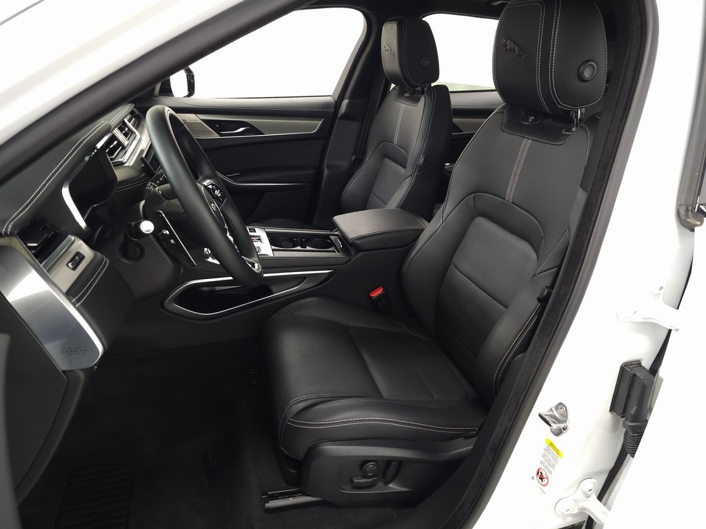 2025 JAGUAR F-PACE - Image 13