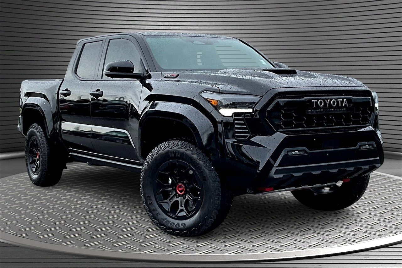2025 Toyota Tacoma TRD Pro 4x4 photo 3